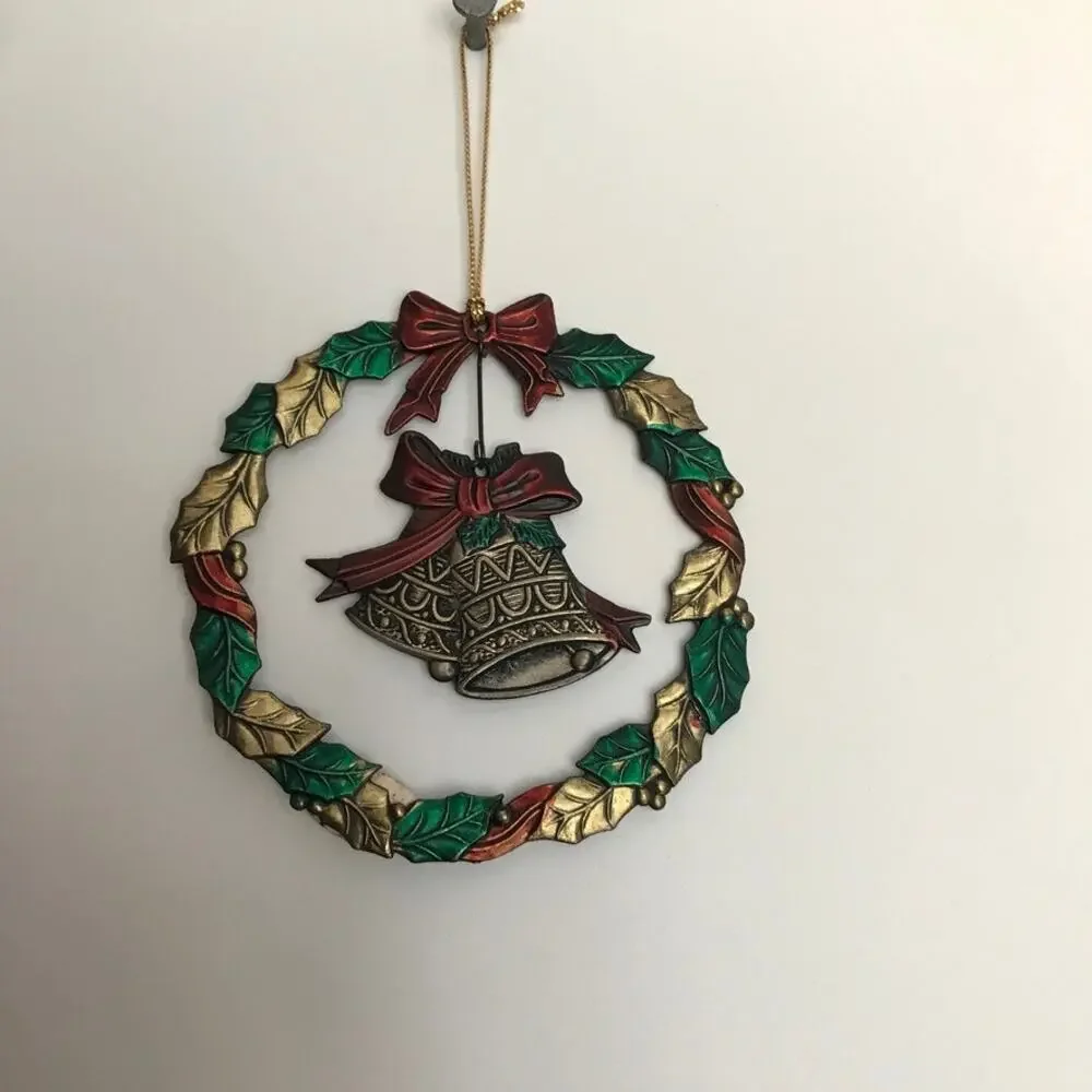 Vintage RUSS Heirloom Collection metal wreath with bow Christmas ornament
